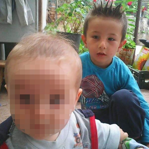 Küçük çocuğun acı ölümü... Kamyonetin altında kaldı