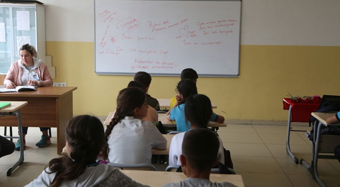 13 yaşındaki Bilen teröristlerin bombalı saldırısında ölmüştü: Arkadaşları, sırasına not bıraktı