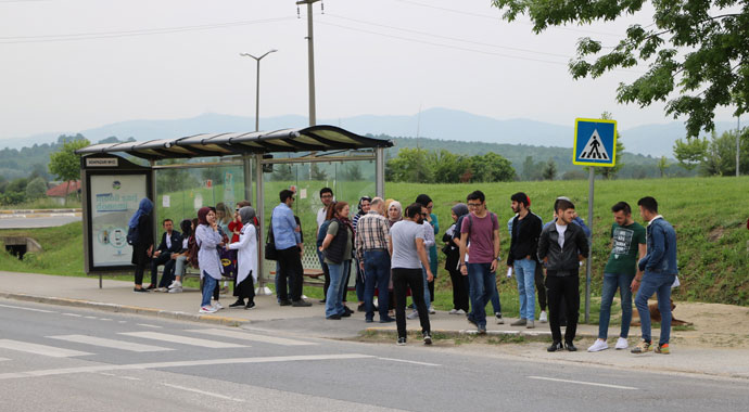 Öğrencilerle - dolmuşçular arası ücret kavgası