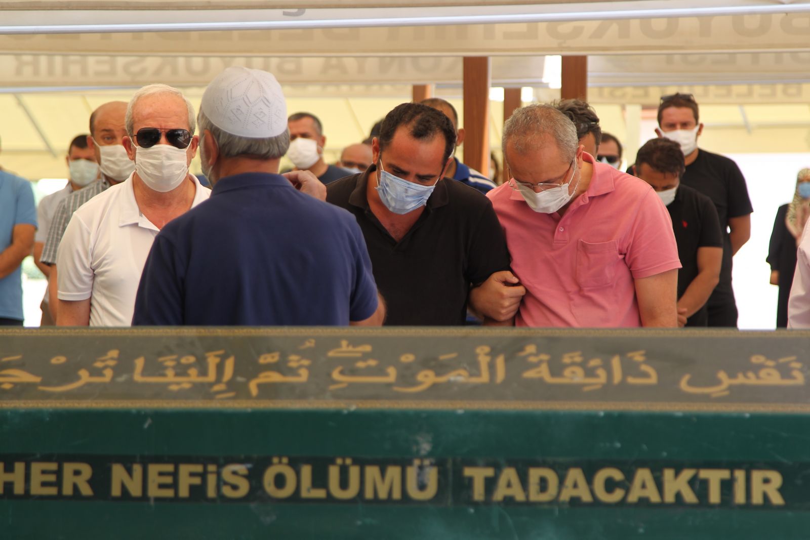 Kahreden olay... Canlı ders veren öğretmen çiftin 1,5 yaşındaki çocukları balkondan düşüp öldü
