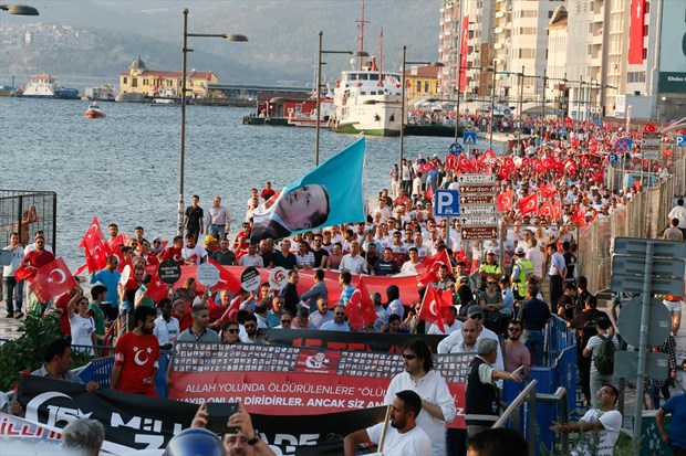 Türkiye demokrasisine sahip çıktı