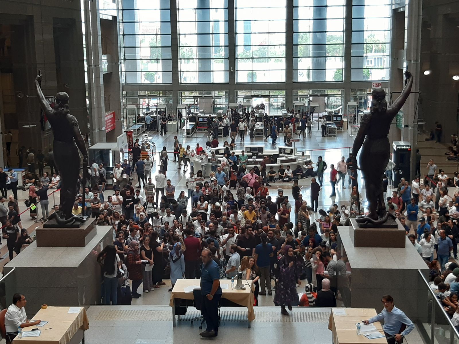 İstanbul Adliyesinde sınav yoğunluğu