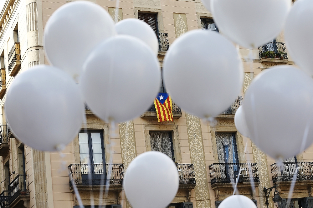 Binlerce İspanyol birlik için yürüdü