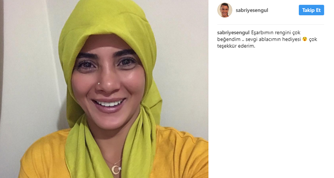 Sabriye'nin başörtülü pozu binlerce beğeni aldı