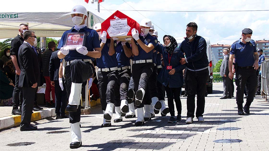 Şehit polis memuru Atakan Arslan son yolculuğuna uğurlandı
