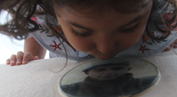 Şehit çocuklarının Babalar Günü kutlaması yürekleri dağladı