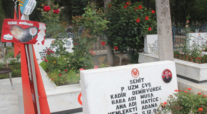 5 yaşındaki şehit kızı babasının doğum gününü kutladı