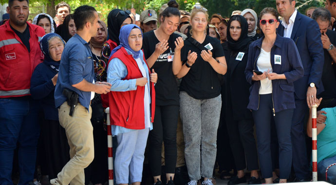 Şehidin kız kardeşinin sözleri yürekleri dağladı...