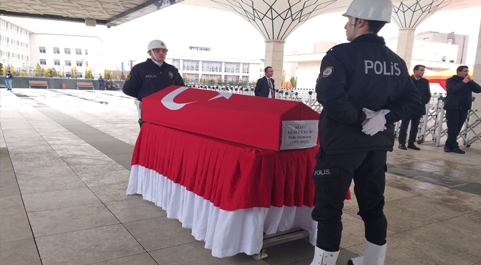 Şehit polis son yolculuğuna uğurlandı