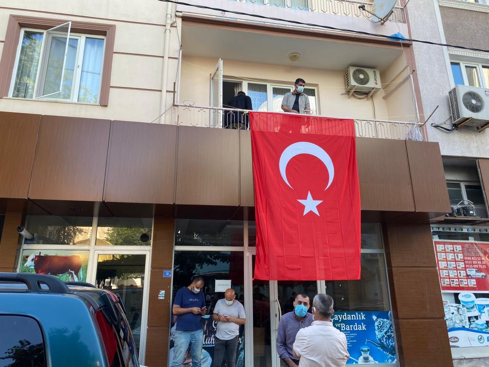 Uzman Çavuş Şeker'in evine şehit ateşi düştü