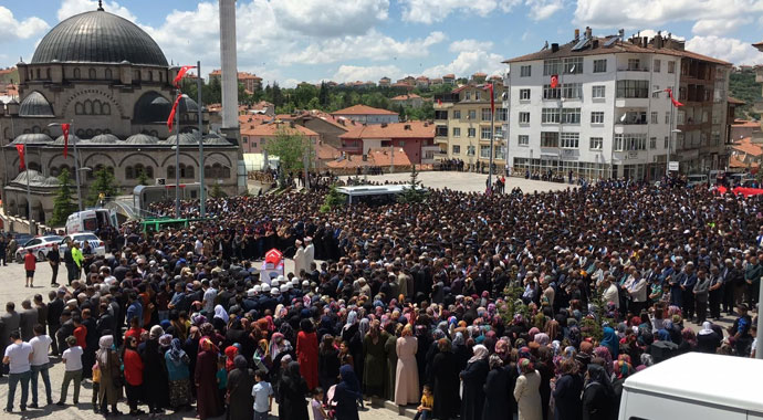Şehit Mehmet Köklü, son yolculuğuna uğurlandı