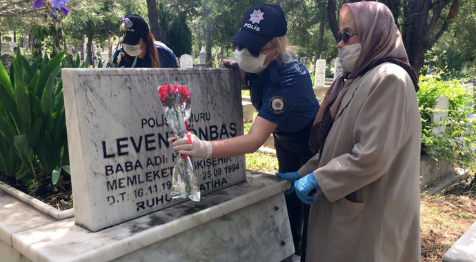 Şehit annesinin dileğini polis evlatları yerine getirdi