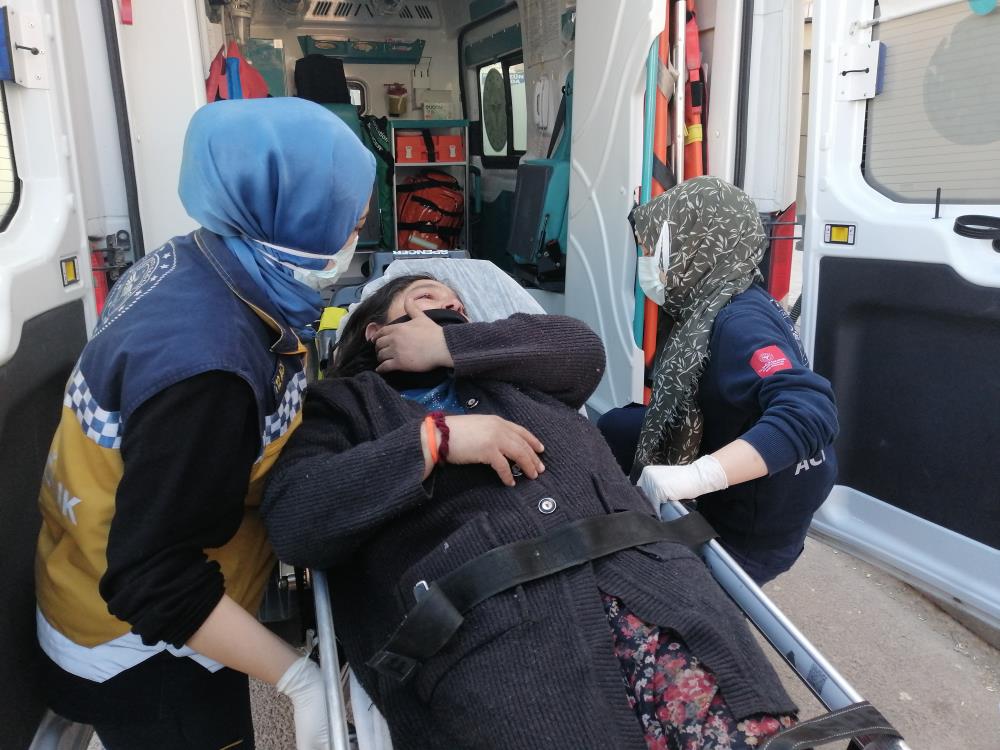 Sevgililer gününde karısını dövüp bıçakladı, eve kilitledi