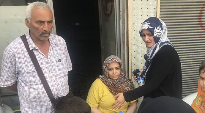 Şişli’de evi yanan engelli kadını ve çocuklarını vatandaşlar kurtardı