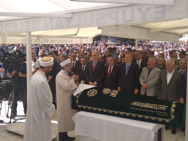 Gazeteci-yazar Şule Yüksel Şenler son yolculuğuna uğurlandı