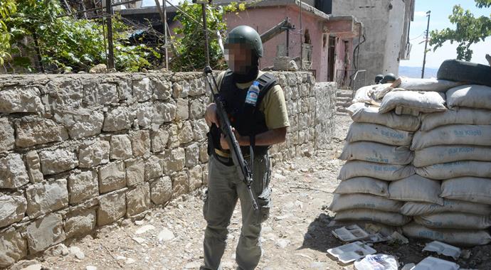 Şırnak'ta bir evde 84 patlayıcı bulundu