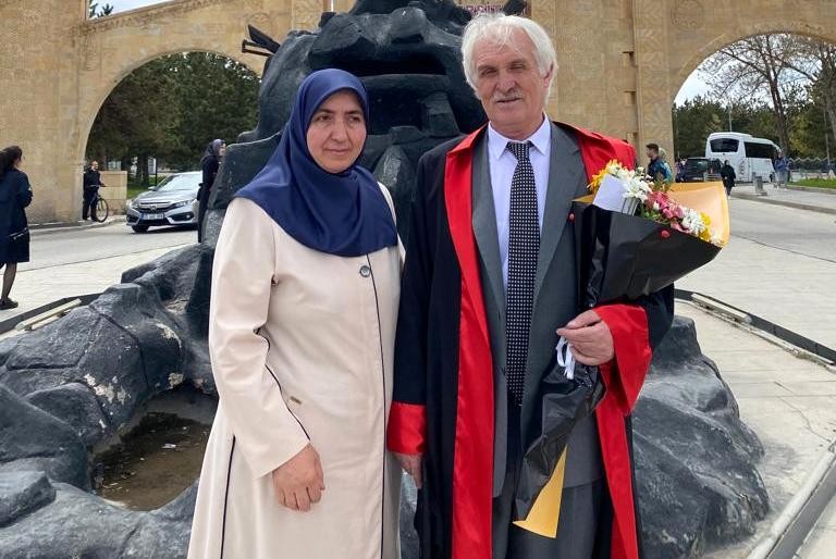 62 yaşında emekli öğretmenin hayali gerçek oldu
