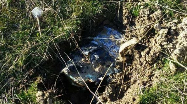 Askeri helikopterin ineceği bölgede gömülü 4 bomba bulundu Askeri helikopterin ineceği bölgede gömülü 4 bomba bulundu