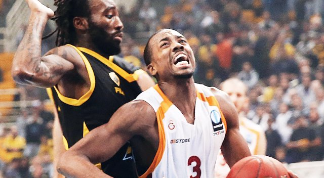Aslan komşuda kükredi Aslan komşuda kükredi