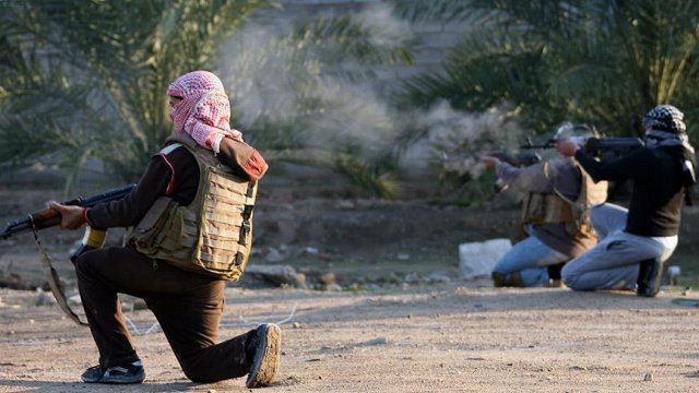 DAEŞ Irak'ta 5 kişiyi 'casusluk yaptıkları' gerekçesiyle infaz etti DAEŞ Irak'ta 5 kişiyi 'casusluk yaptıkları' gerekçesiyle infaz etti