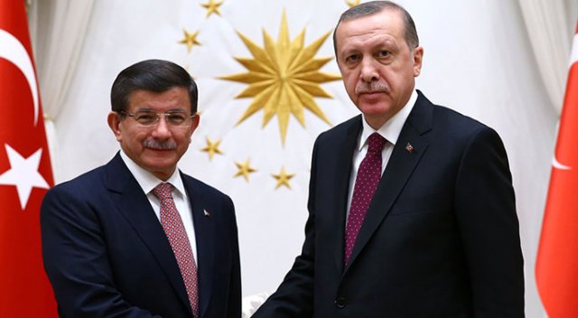 Erdoğan hükümeti kurma görevini Davutoğlu'na verdi Erdoğan hükümeti kurma görevini Davutoğlu'na verdi
