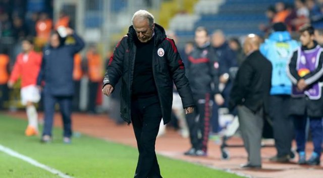 Mustafa Denizli 8 bin 596 gün sonra... Mustafa Denizli 8 bin 596 gün sonra...