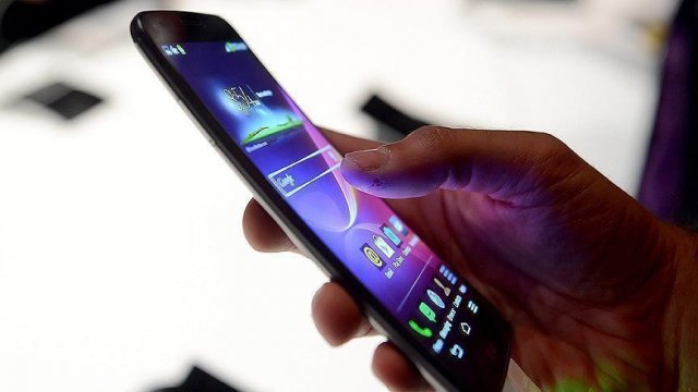 Yatmadan önce cep telefonundan uzaklaşın Yatmadan önce cep telefonundan uzaklaşın