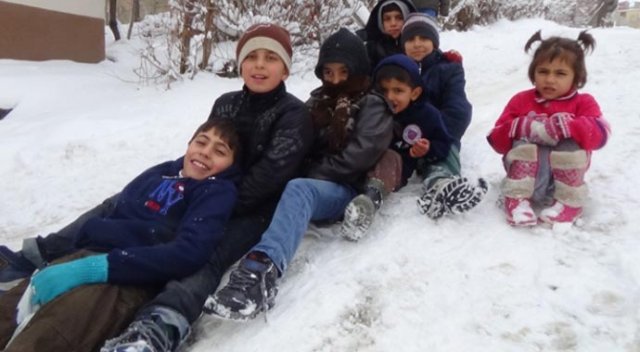 Hakkari&#039;de de okullar yarın tatil edildi
