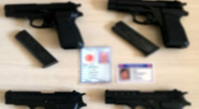 Kargoyla gönderilen kivi kasasından silah çıktı Kargoyla gönderilen kivi kasasından silah çıktı