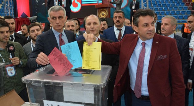 Oy verme işlemi başladı Oy verme işlemi başladı