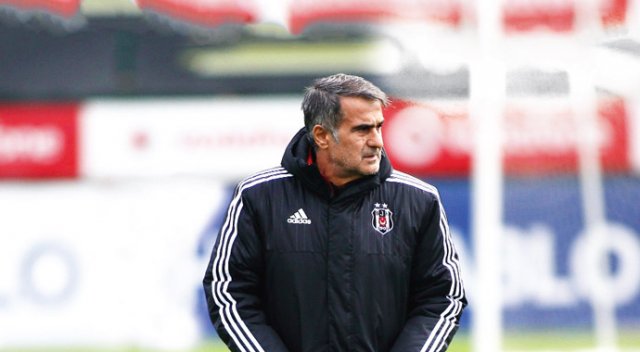 Şenol Güneş, Akhisar maçı sonrası savunmayı ikaz etti Şenol Güneş, Akhisar maçı sonrası savunmayı ikaz etti