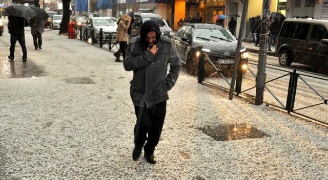 Zonguldak&#039;a fındık büyüklüğünde dolu yağdı