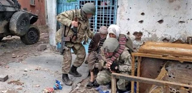 'Askerler yardıma gelmese ölürdük' 'Askerler yardıma gelmese ölürdük'