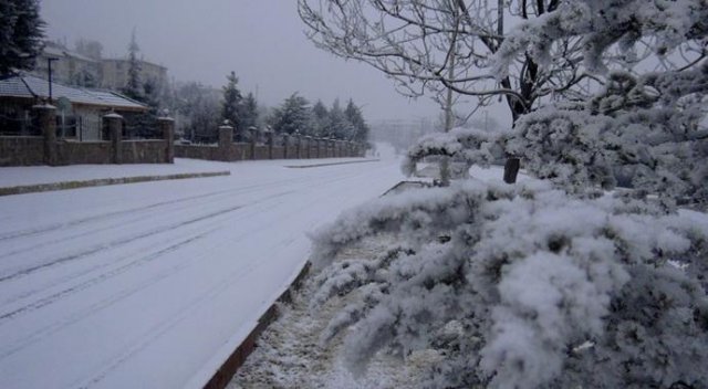 Aksaray beyaza büründü