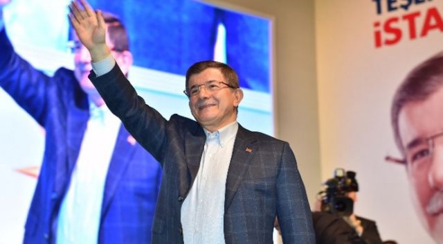 Davutoğlu’ndan akademisyenlere tepki Davutoğlu’ndan akademisyenlere tepki