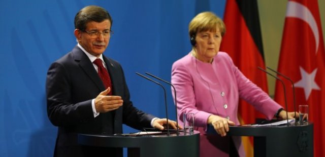 Davutoğlu'nun yaptığı Alman Bakanı çok etkiledi Davutoğlu'nun yaptığı Alman Bakanı çok etkiledi