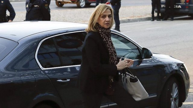 İspanya'da Prenses Cristina sanık sandalyesinde İspanya'da Prenses Cristina sanık sandalyesinde