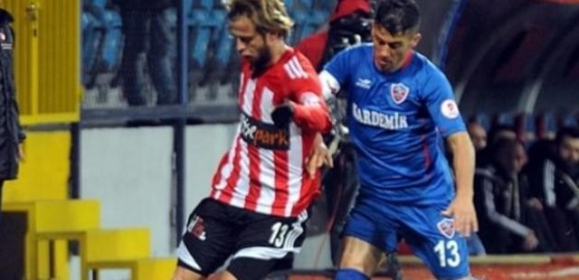 Karabükspor 90&#039;dan sonra dağıldı