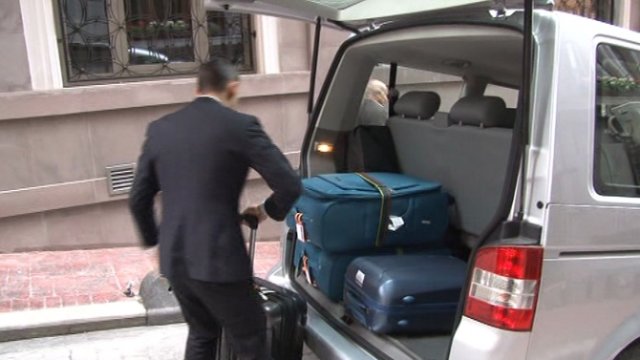 Katliamda ölenlerden geriye eşyaları kaldı Katliamda ölenlerden geriye eşyaları kaldı