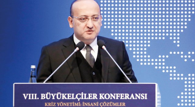 Yalçın Akdoğan’dan akademisyenlere sert tepki: Bildiri tam deli saçması