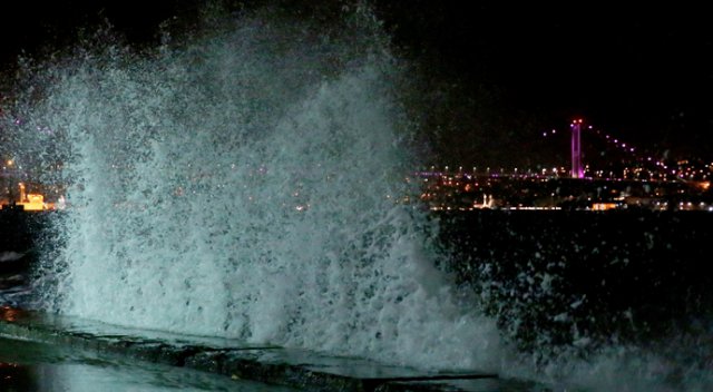 Yola çıkacaklar dikkat! Seferler iptal edildi Yola çıkacaklar dikkat! Seferler iptal edildi