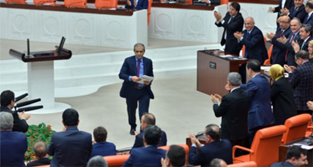 AK Parti'li Zeyid Aslan: 'Kandil’i yakacağız, başınıza geçireceğiz'