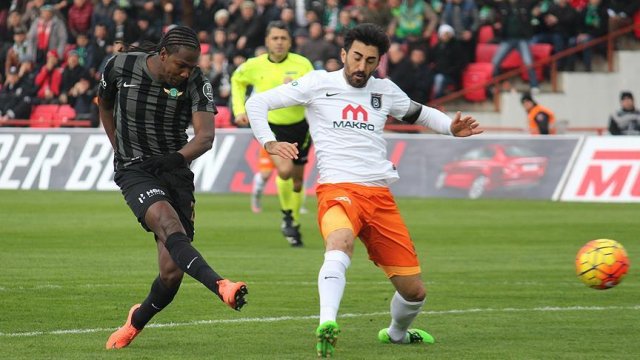 Akhisar Belediyespor, Medipol Başakşehir ile berabere kaldı