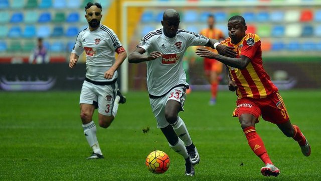 Kayseri'de gollü maç berabere bitti Kayseri'de gollü maç berabere bitti