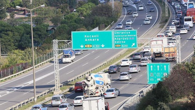 Köprü ve otoyollardan geçiş azaldı gelir arttı