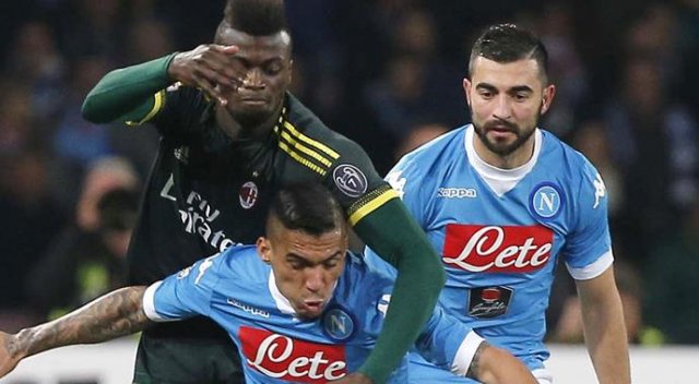 Napoli zirve takibini sürdürdü