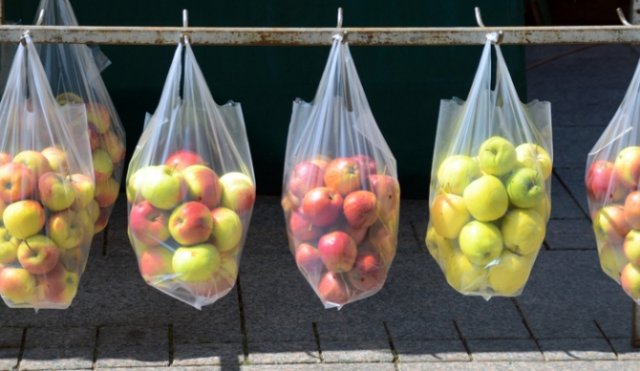 Naylon poşetlerden alınan ücret arttırıldı