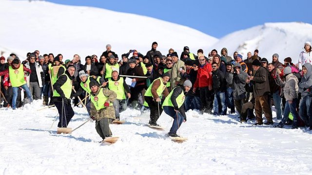 Rize&#039;de &#039;lazboard&#039;lu kayak şenliği