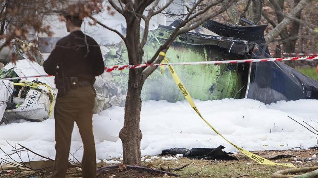 Seul&#039;de küçük bir uçak düştü: 2 ölü