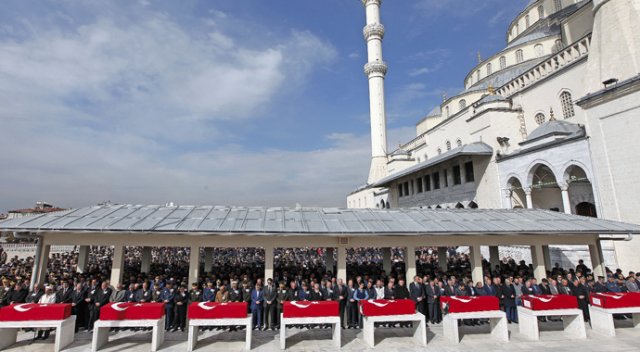 Türkiye şehitlerini uğurluyor